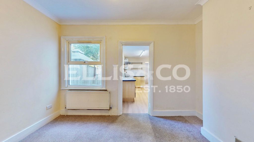 Property photo 3 of 29 Picture No. 13