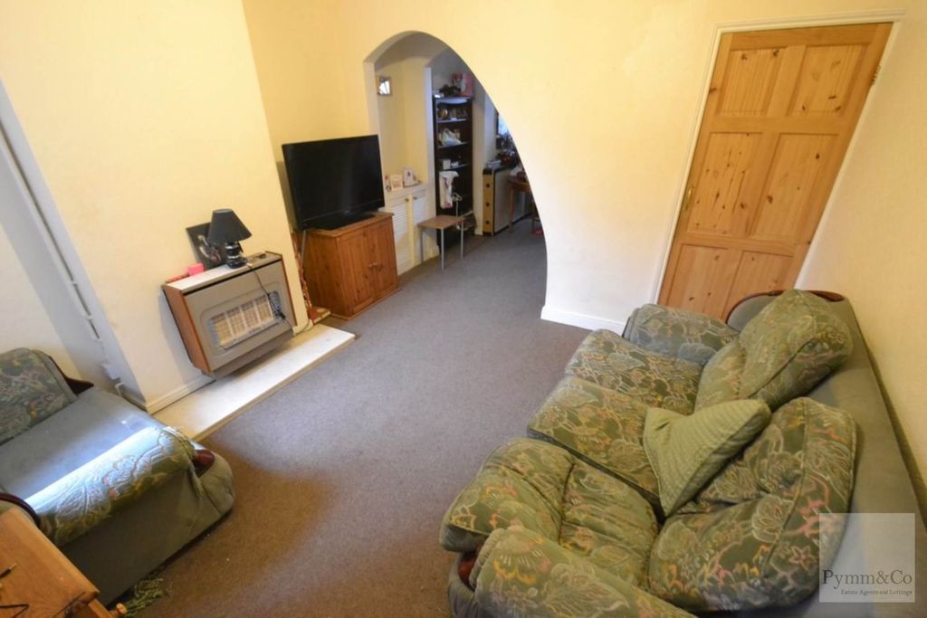 Property photo 2 of 5