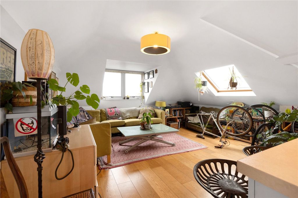 Property photo 2 of 9 Reception