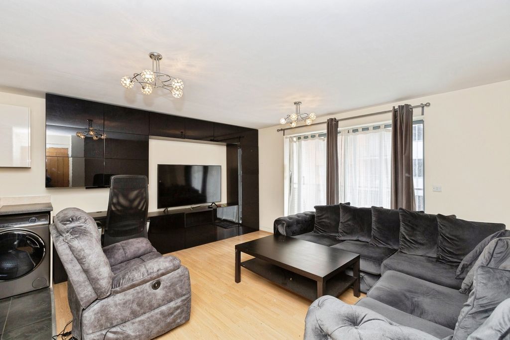 Property photo 2 of 17 Pbox-Img.Jpg