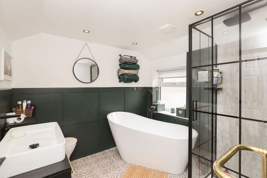 Property photo 2 of 26 20