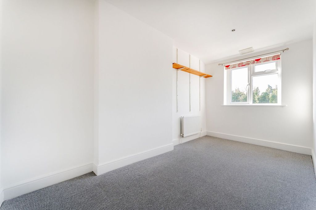 Property photo 2 of 35