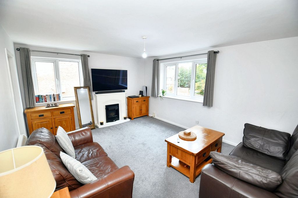 Property photo 2 of 13