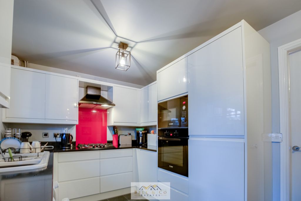 Property photo 2 of 26 Kitchen 1.1