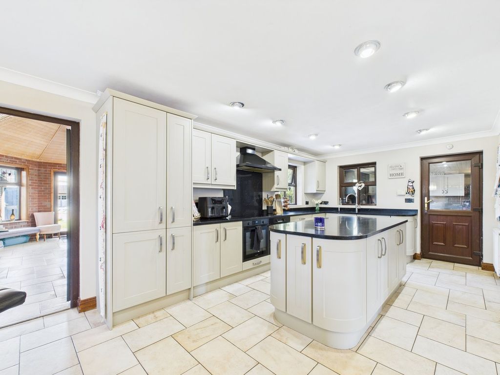 Property photo 2 of 37
