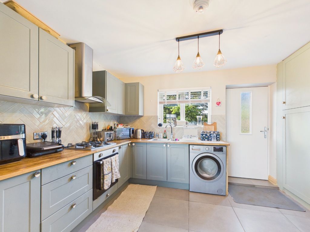 Property photo 2 of 18 5331422