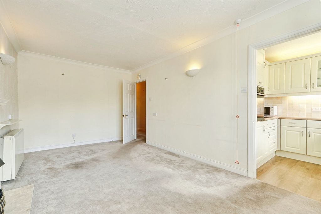 Property photo 3 of 12