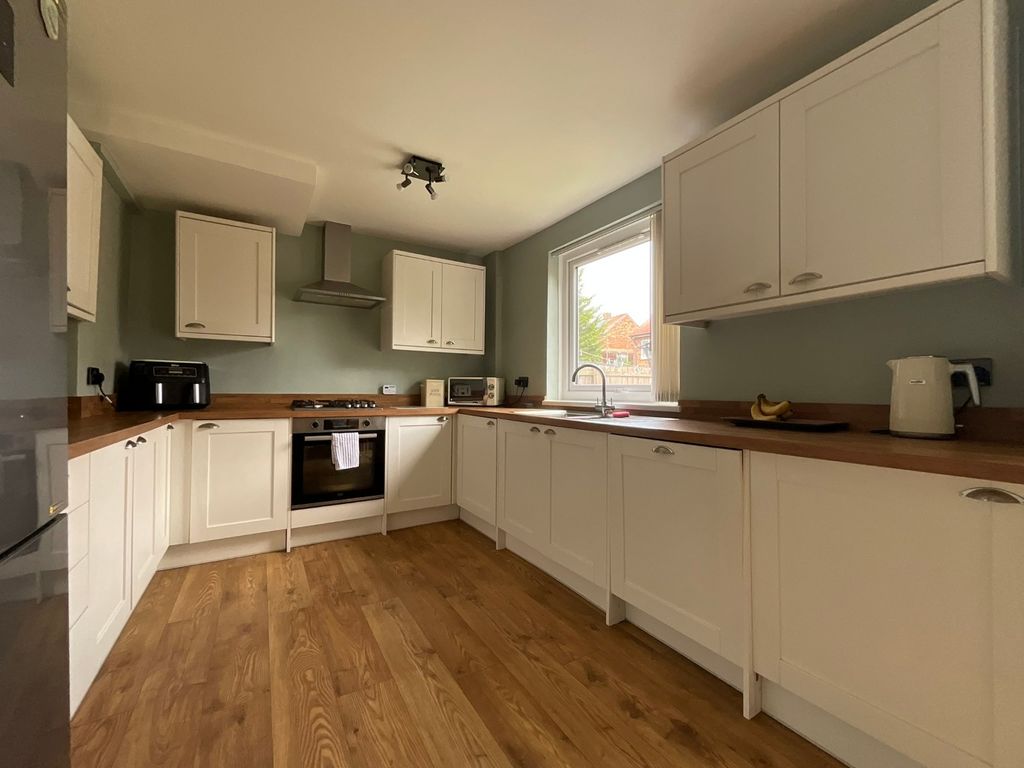 Property photo 2 of 16 4442823