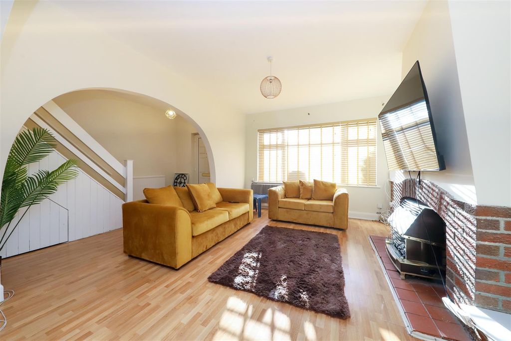 Property photo 2 of 11 Living Room