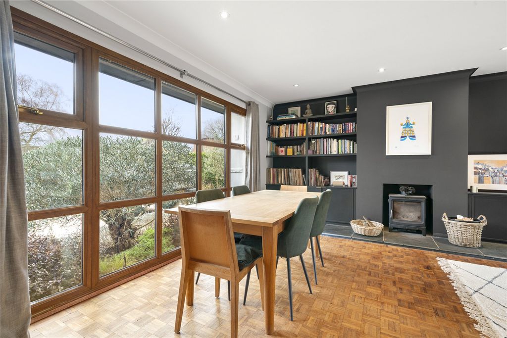 Property photo 3 of 15 Dining Area