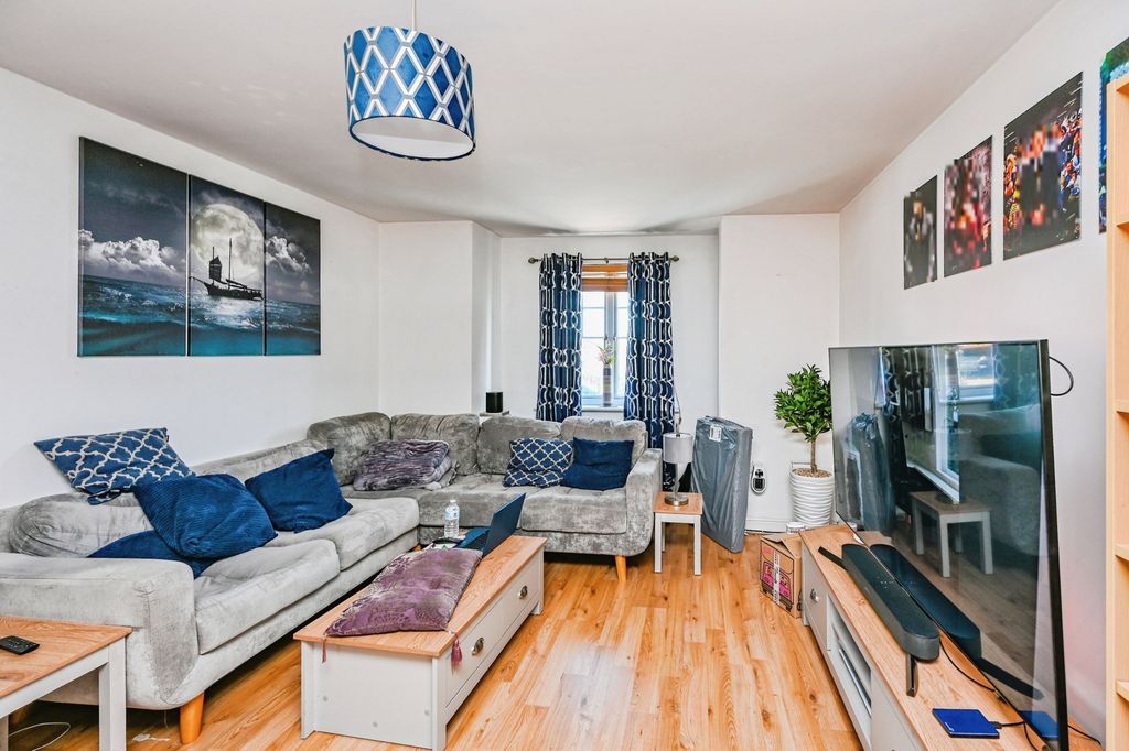 Property photo 2 of 14 Pbox-Img.Jpg