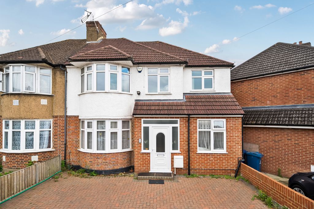 Property photo 1 of 15 1325066-1-6879010...