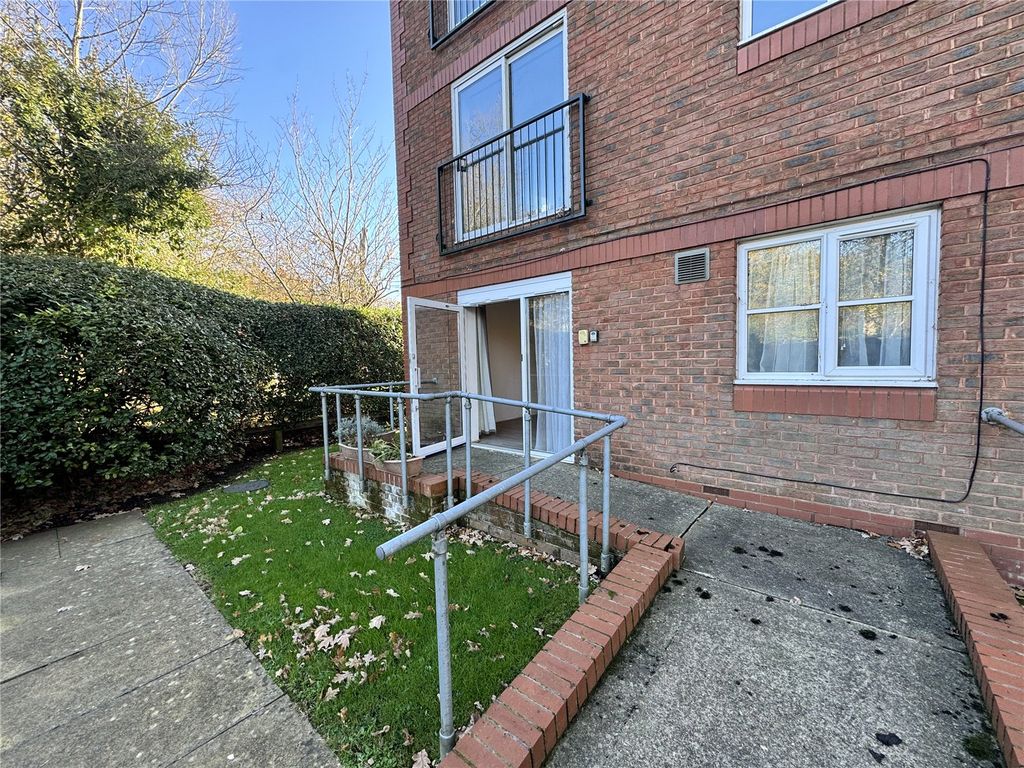 Property photo 2 of 11 Picture No. 12