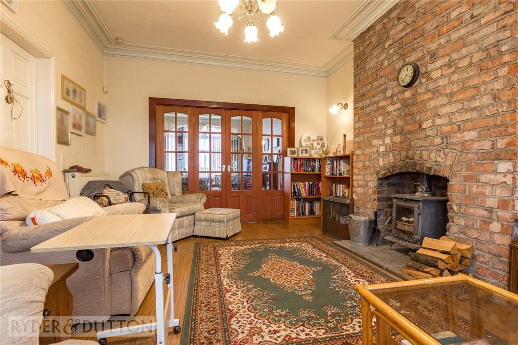 Property photo 3 of 31 Sitting Room