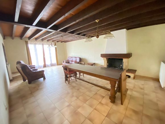 Property photo 3 of 11