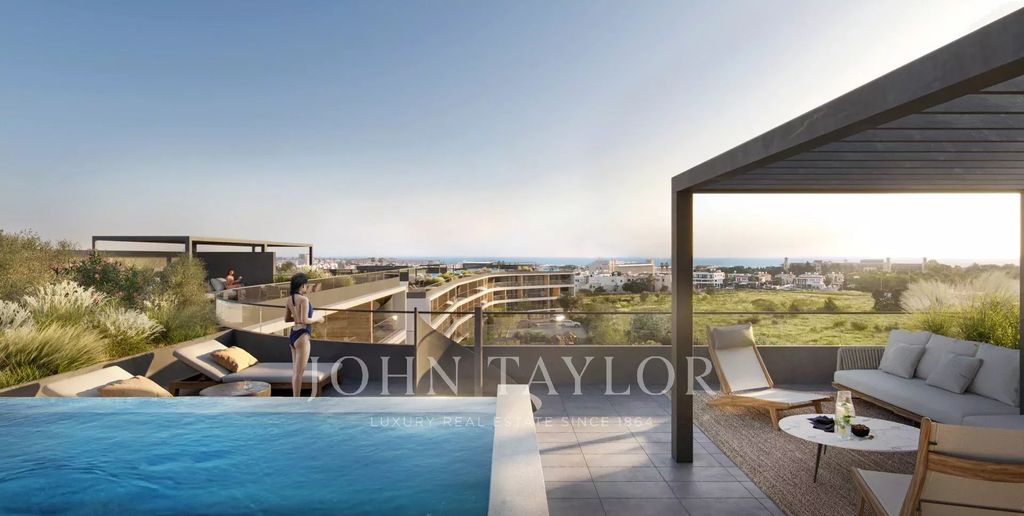 Property photo 2 of 32