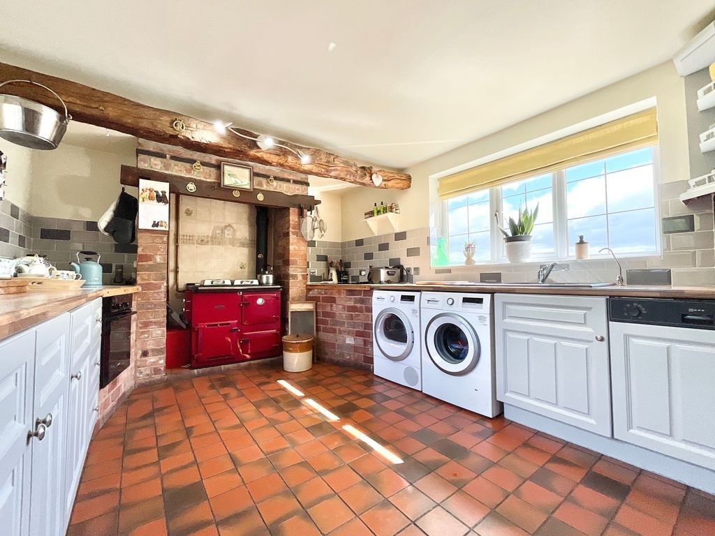 Property photo 3 of 46