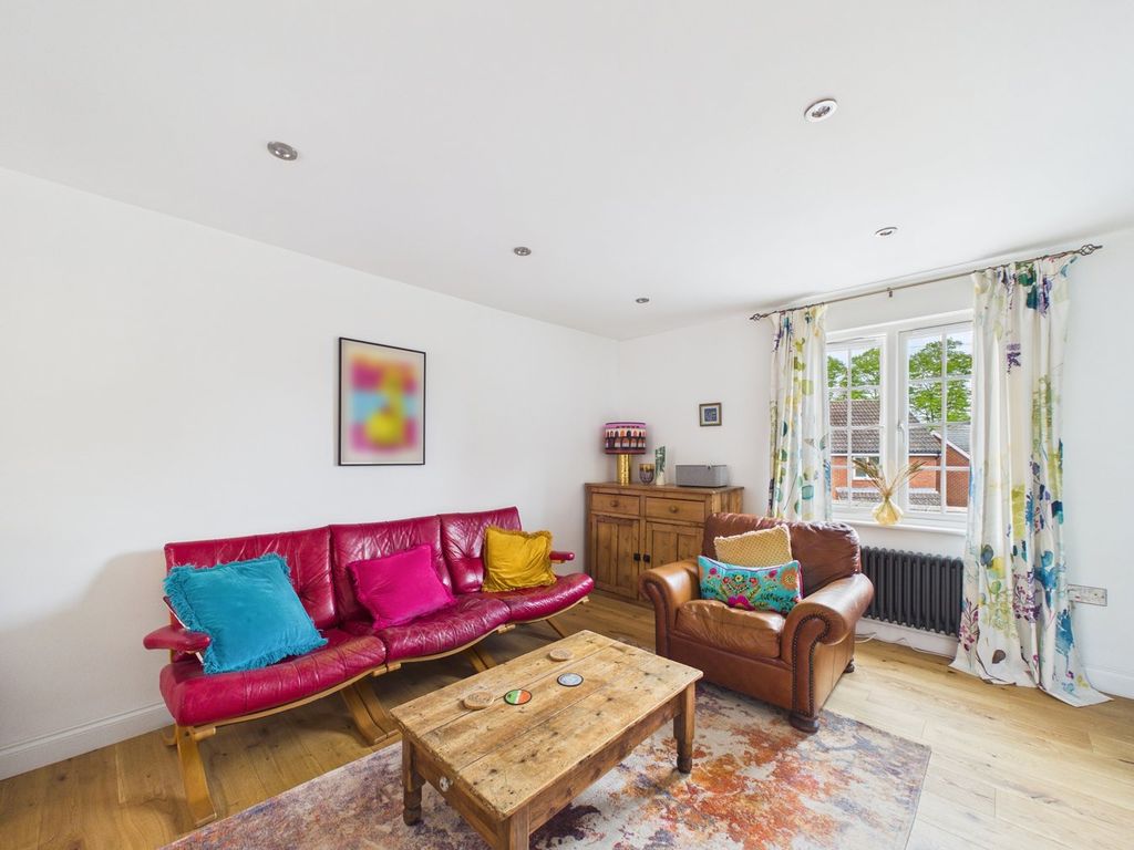 Property photo 3 of 12