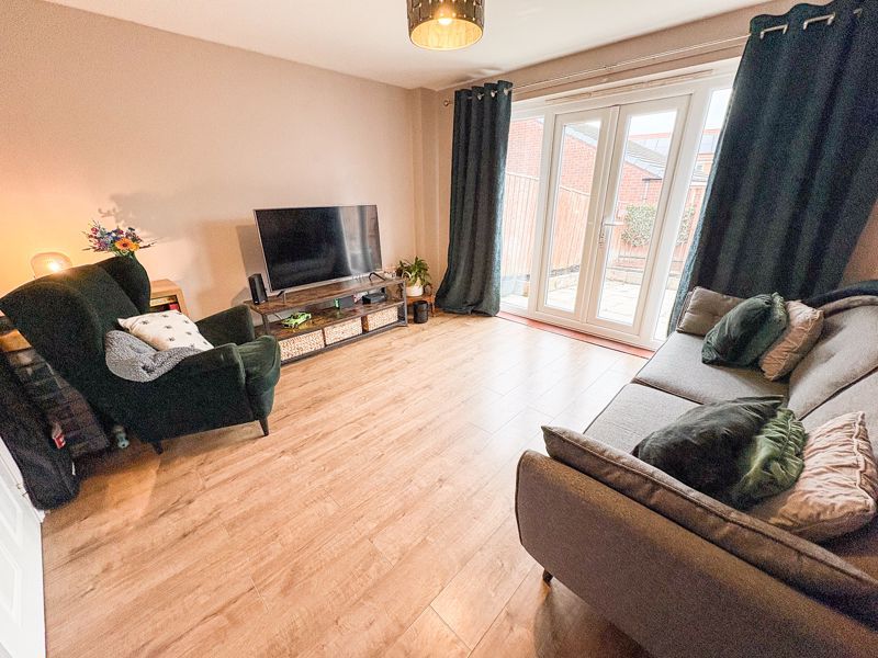 Property photo 3 of 12 Photo 6