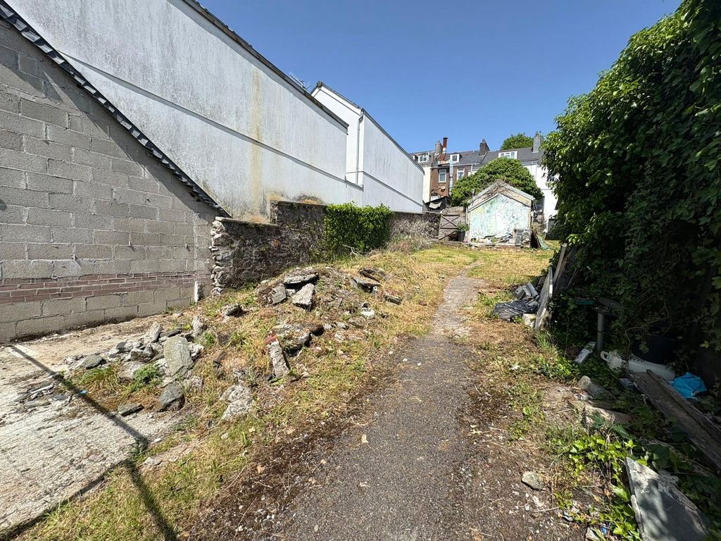 Property photo 3 of 7 Picture No. 02