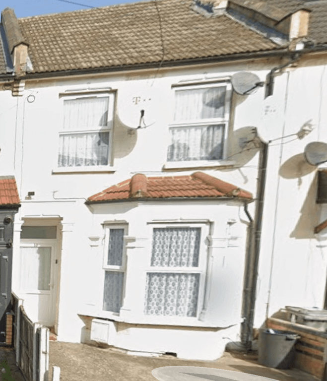 Property photo 1 of 2 3 Bed Terraced House To Rent Wingate Road, Ilford Ig1
