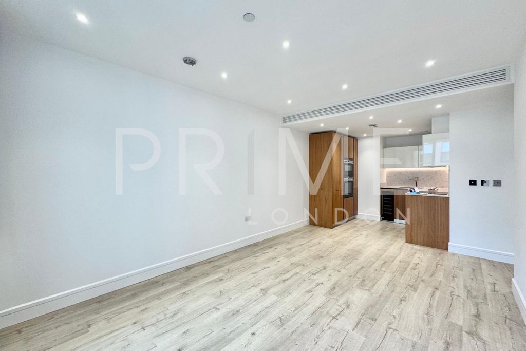 Property photo 1 of 24 Ph11.Jpg