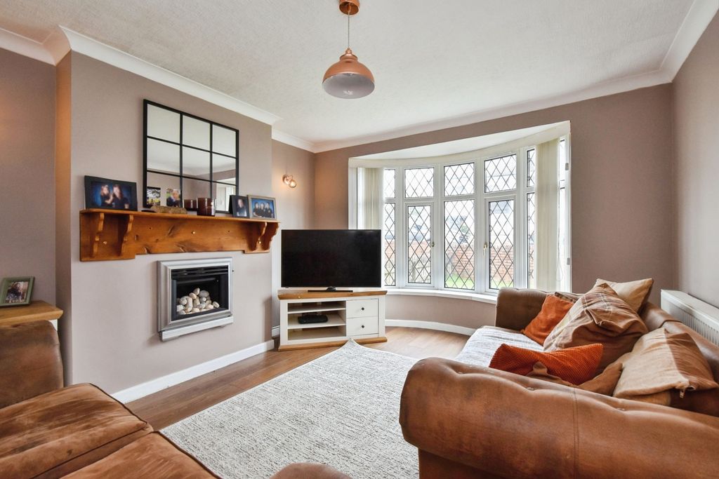 Property photo 3 of 17 Pbox-Img.Jpg
