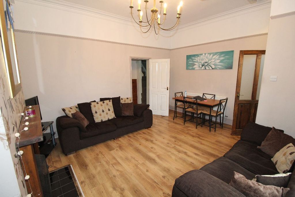 Property photo 2 of 24