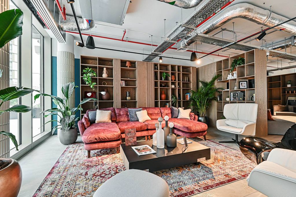 Property photo 1 of 19