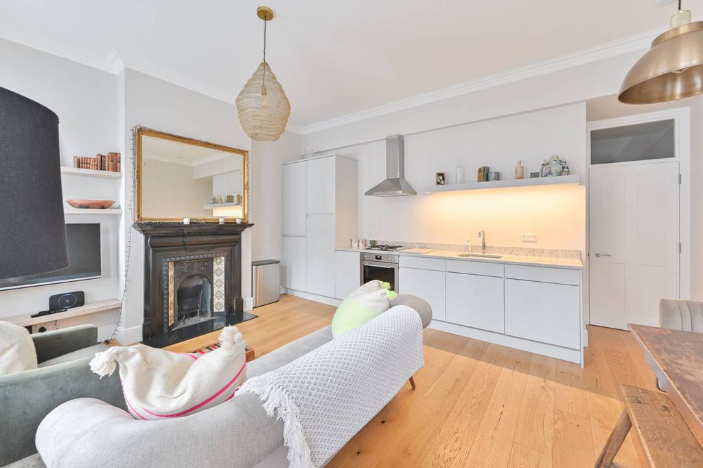 Property photo 2 of 9