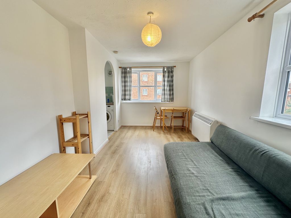 Property photo 3 of 8