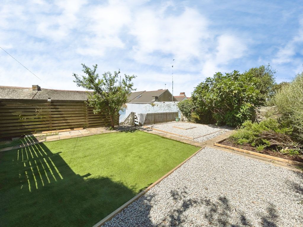 Property photo 3 of 28 4938549