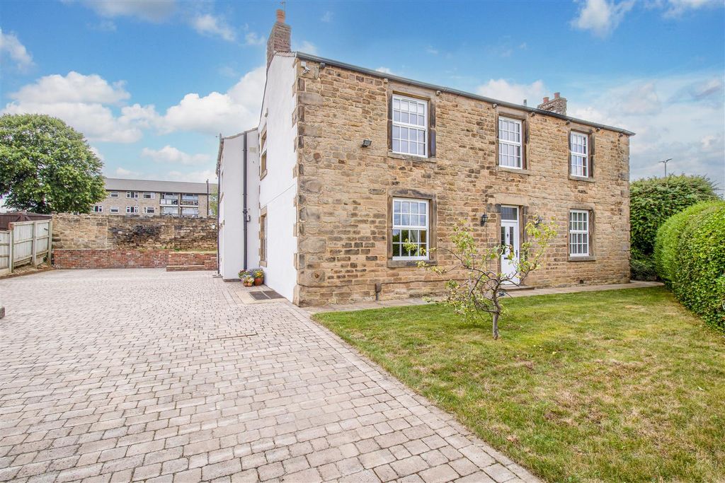 Property photo 1 of 22