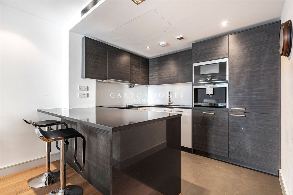 Property photo 3 of 14 Kitchen