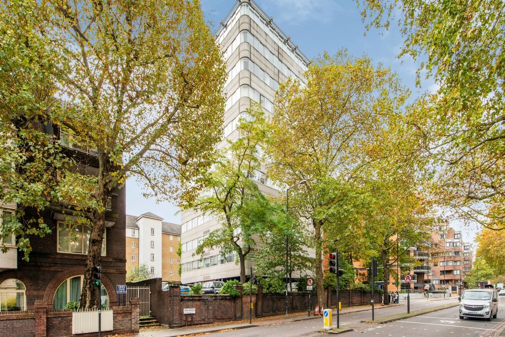 Property photo 1 of 7 External