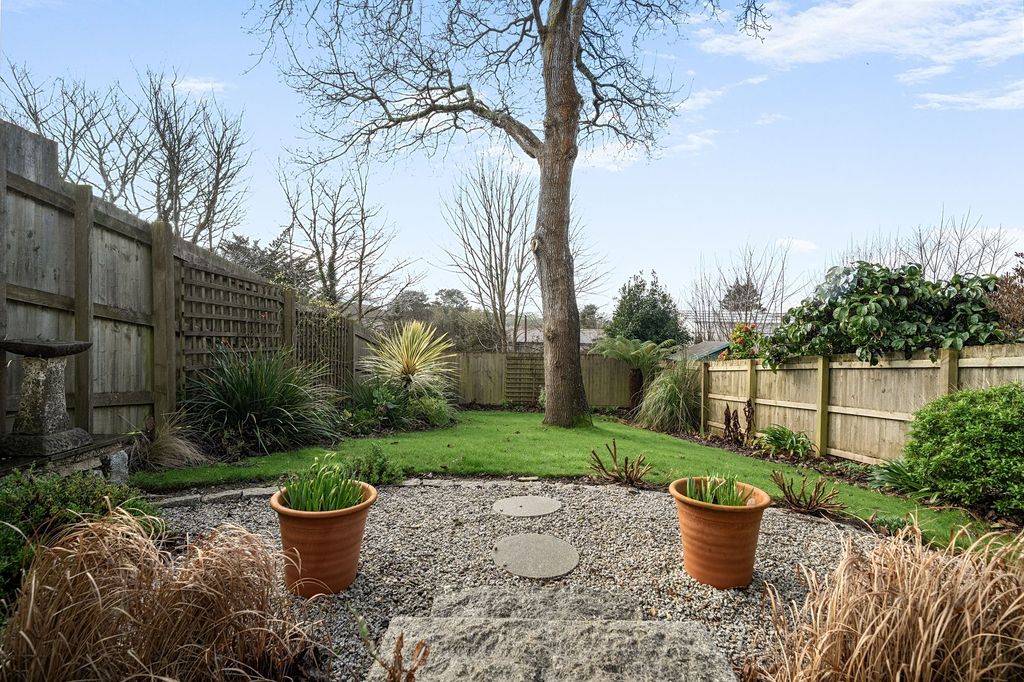 Property photo 2 of 22