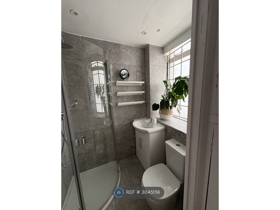Property photo 3 of 3