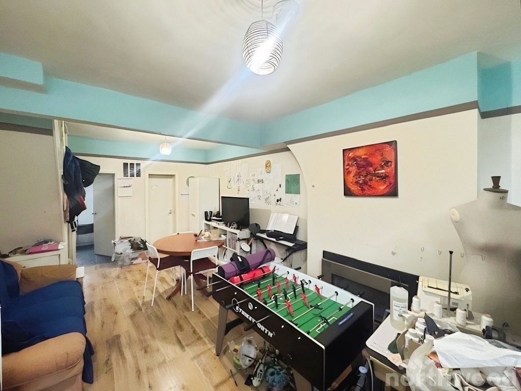 Property photo 2 of 6