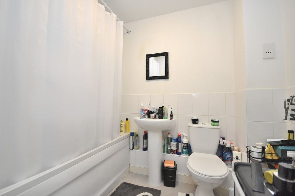 Additional image 5 of 2 bed flat for saleStimpson Avenue, Northampton NN1