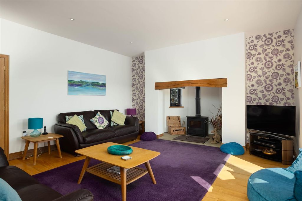 Property photo 3 of 27 00011.Jpg