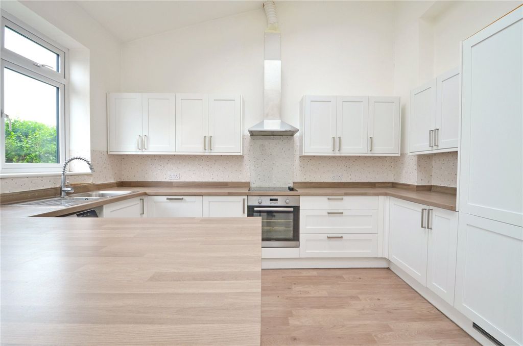 Property photo 2 of 12 Picture No. 08