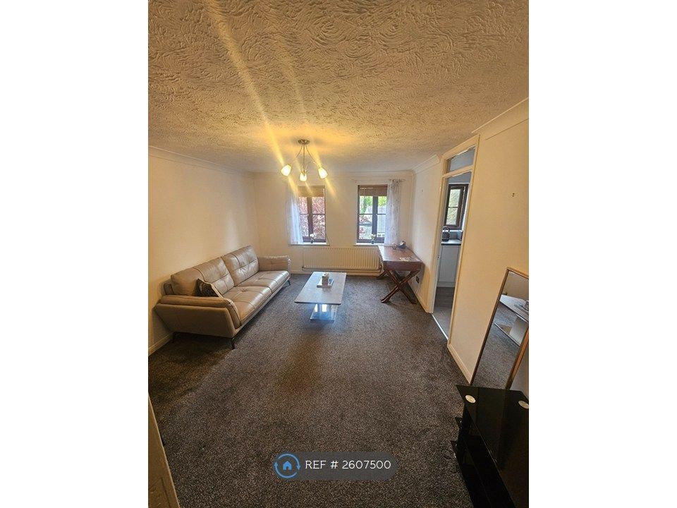 Property photo 1 of 32