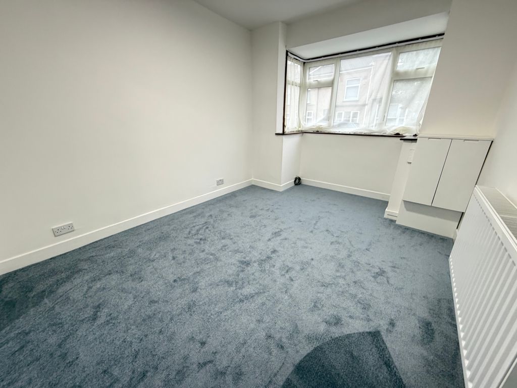 Property photo 2 of 18 Image