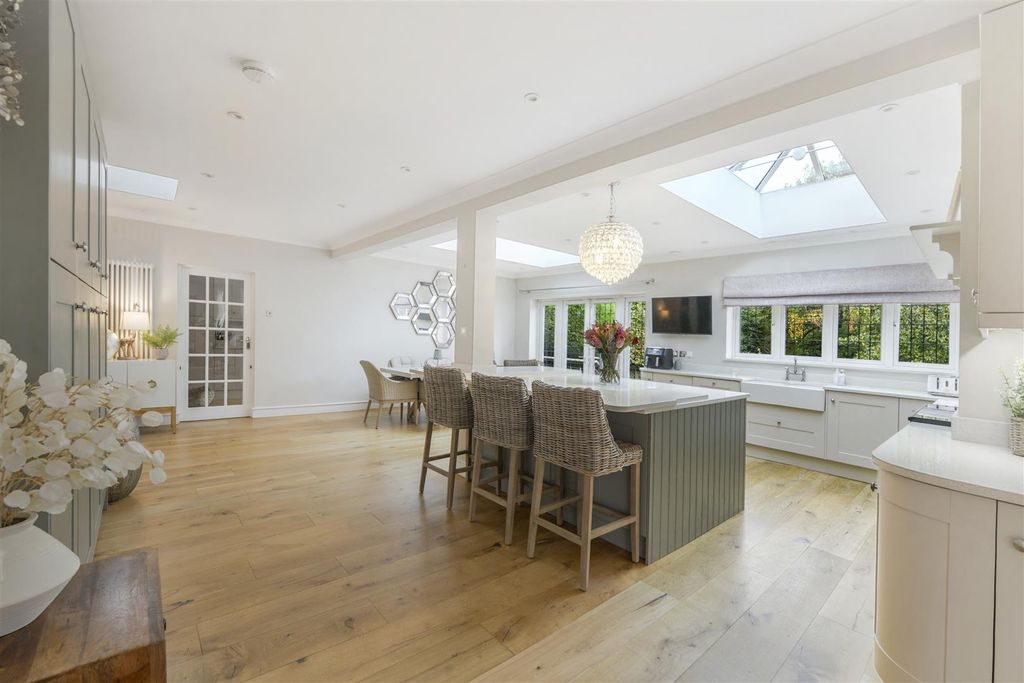 Property photo 2 of 35 2