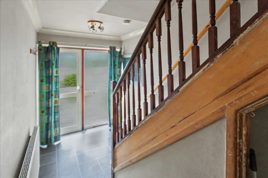 Property photo 2 of 20 Entrance Hallway