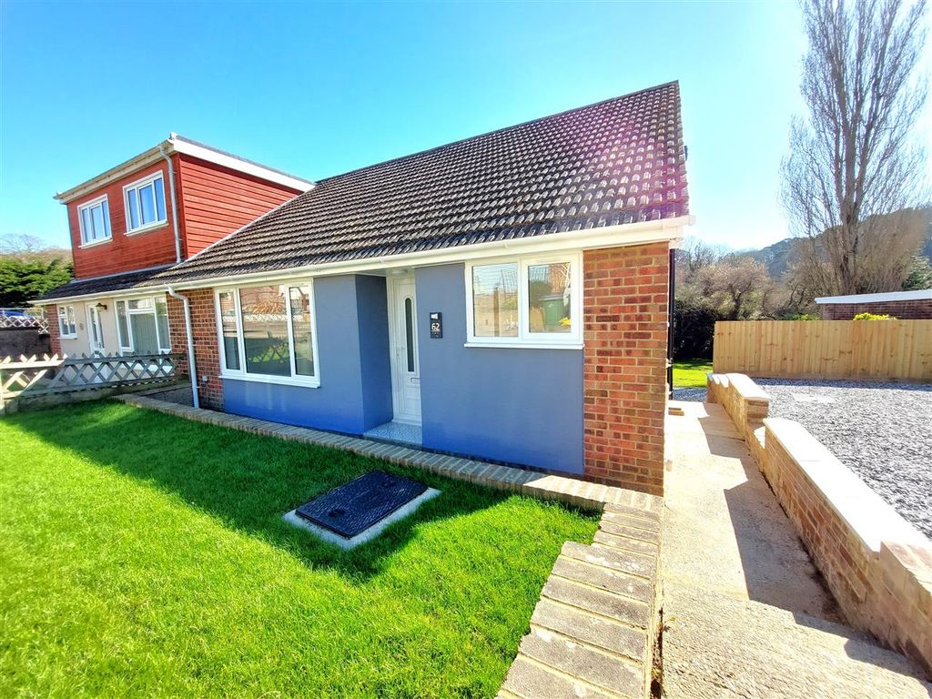 Property photo 2 of 12 Hallway
