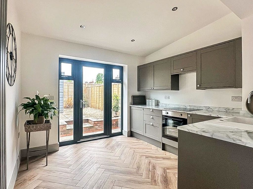 Property photo 3 of 11 Photo 10