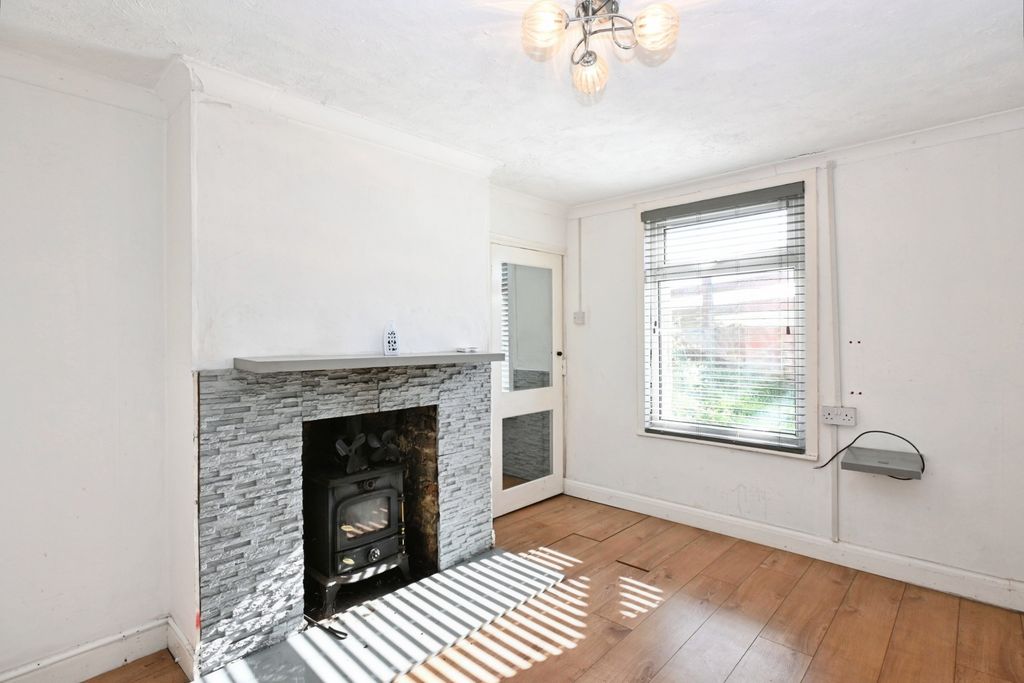 Property photo 2 of 17 Image 1