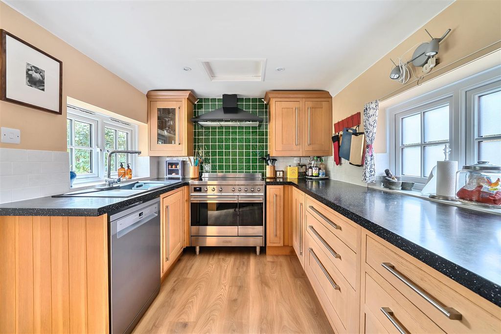 Property photo 3 of 21 Kitch 2.Jpg