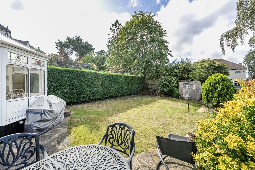 Property photo 2 of 20 Picture No. 23